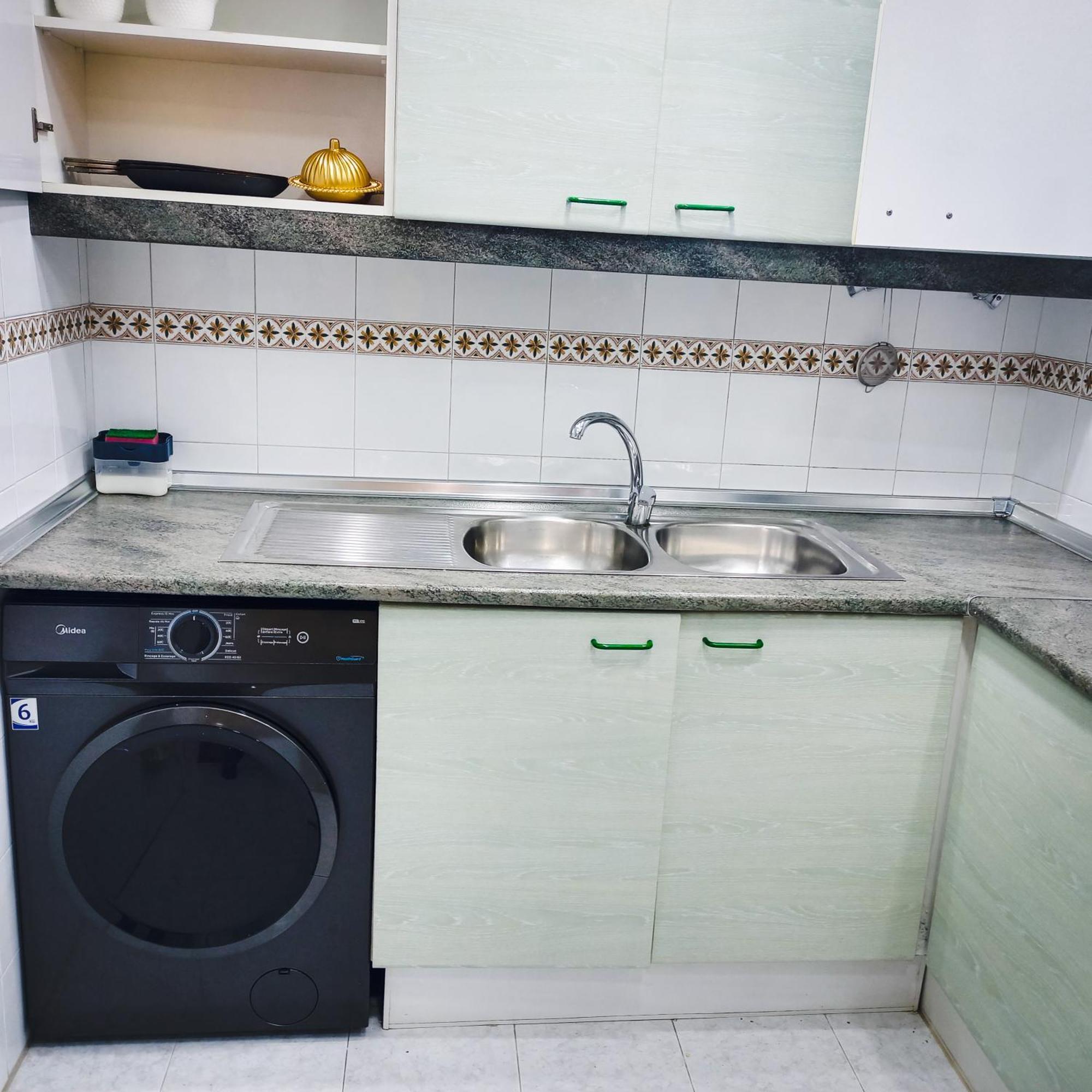 Moderne Appartement Au Plein Centre-Ville En Face Hilton & La Gare De Train Tgv Avec Climatisation Танжер Экстерьер фото