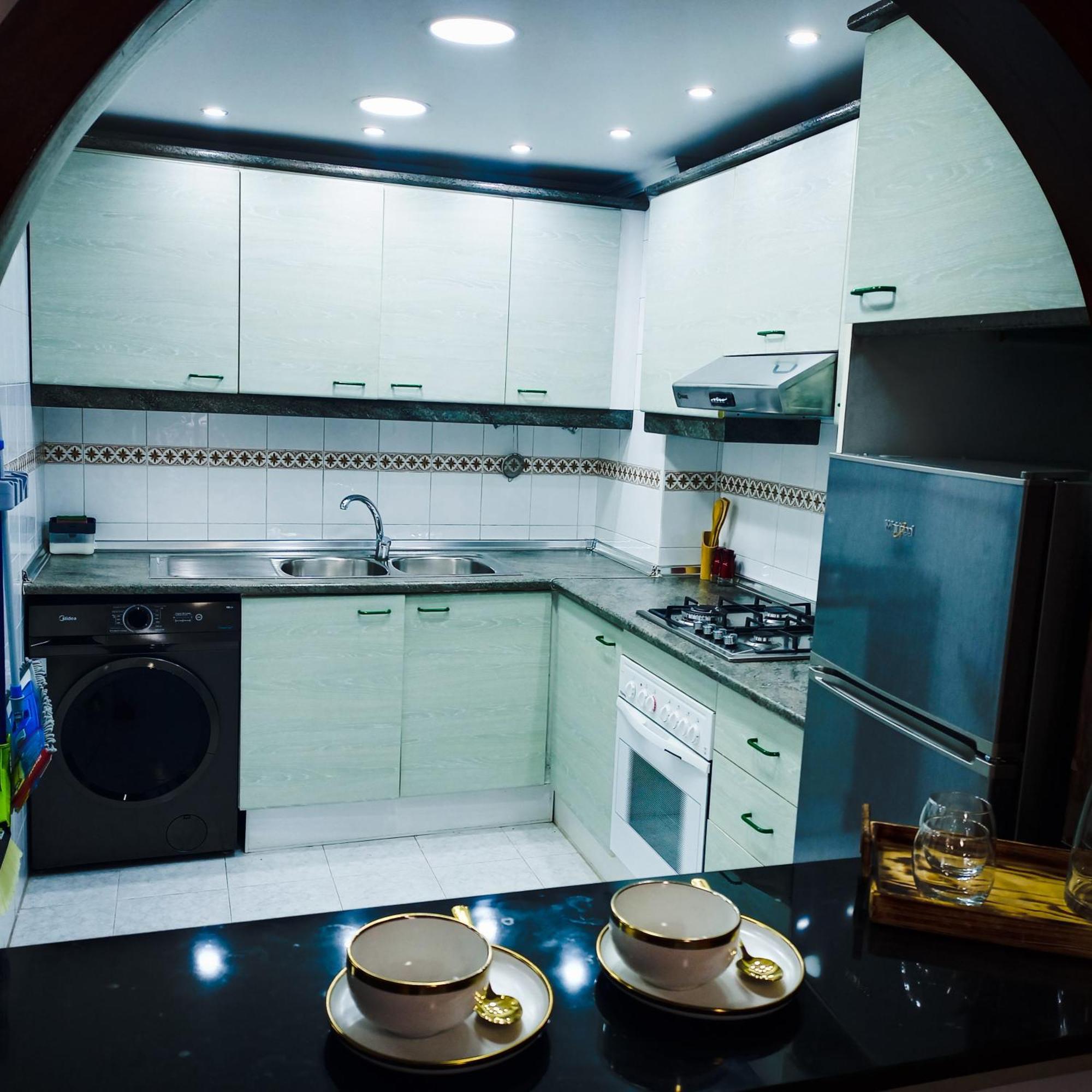 Moderne Appartement Au Plein Centre-Ville En Face Hilton & La Gare De Train Tgv Avec Climatisation Танжер Экстерьер фото